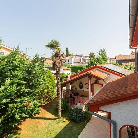 Villa Anna With Pool By Poreč