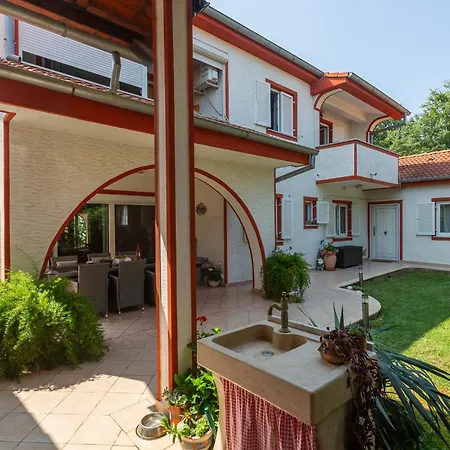 Anna With Pool By * Poreč