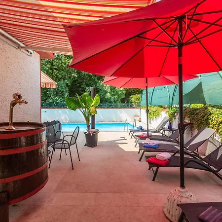 Anna With Pool By Villa Poreč