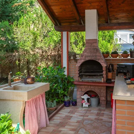 Anna With Pool By Villa *