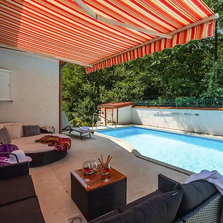 Villa Anna With Pool By Porec