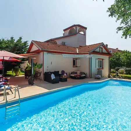 Anna With Pool By * Porec